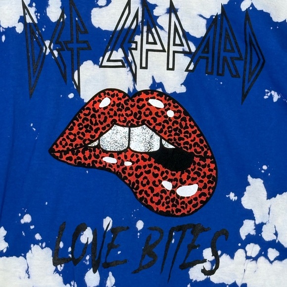 Def Leppard Love Bites Blue and White Tie-Dye Short Sleeve Graphic Tee Unisex L - Picture 5 of 5